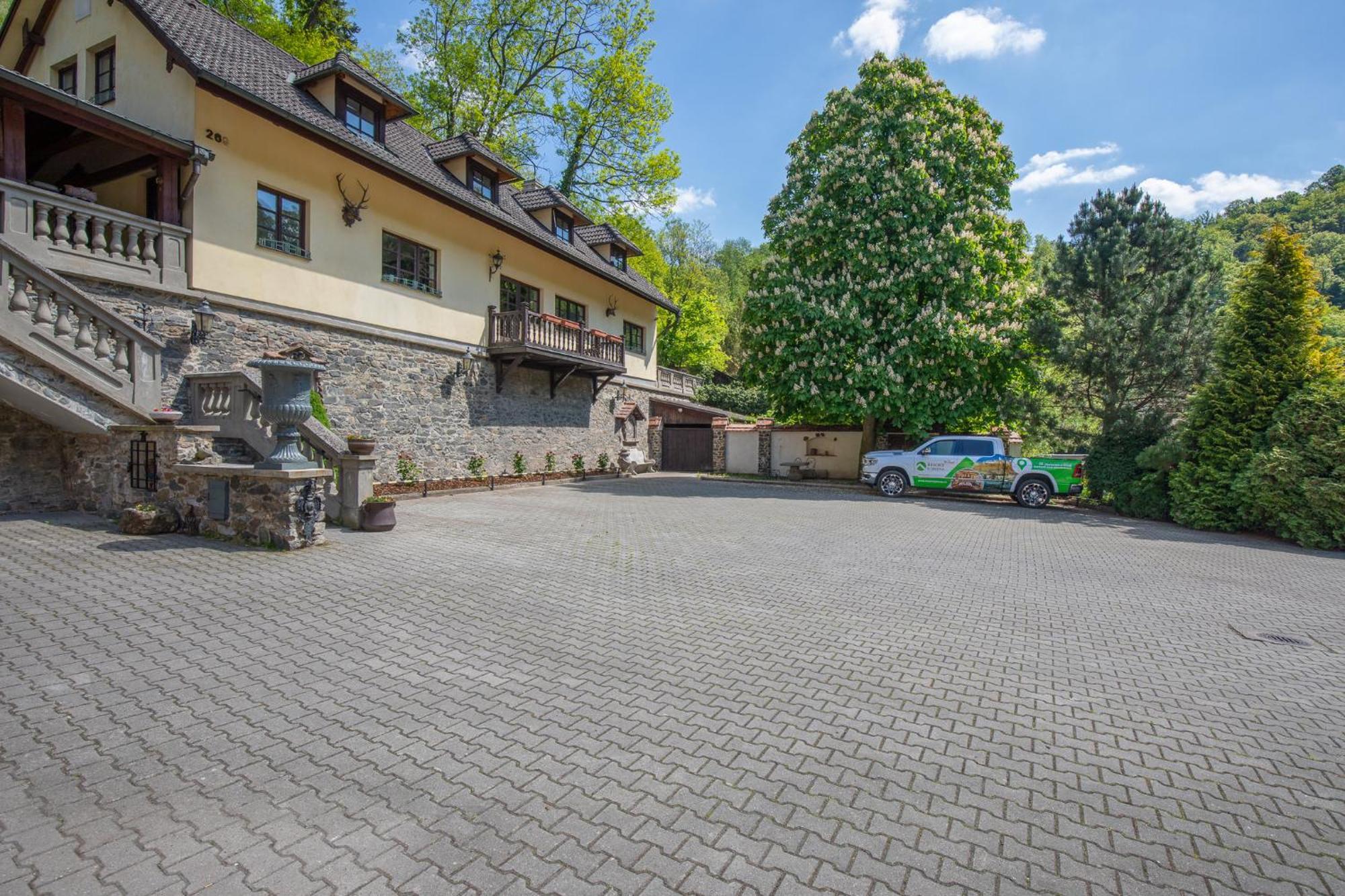 Resort U Jelena Кршивоклат Экстерьер фото
